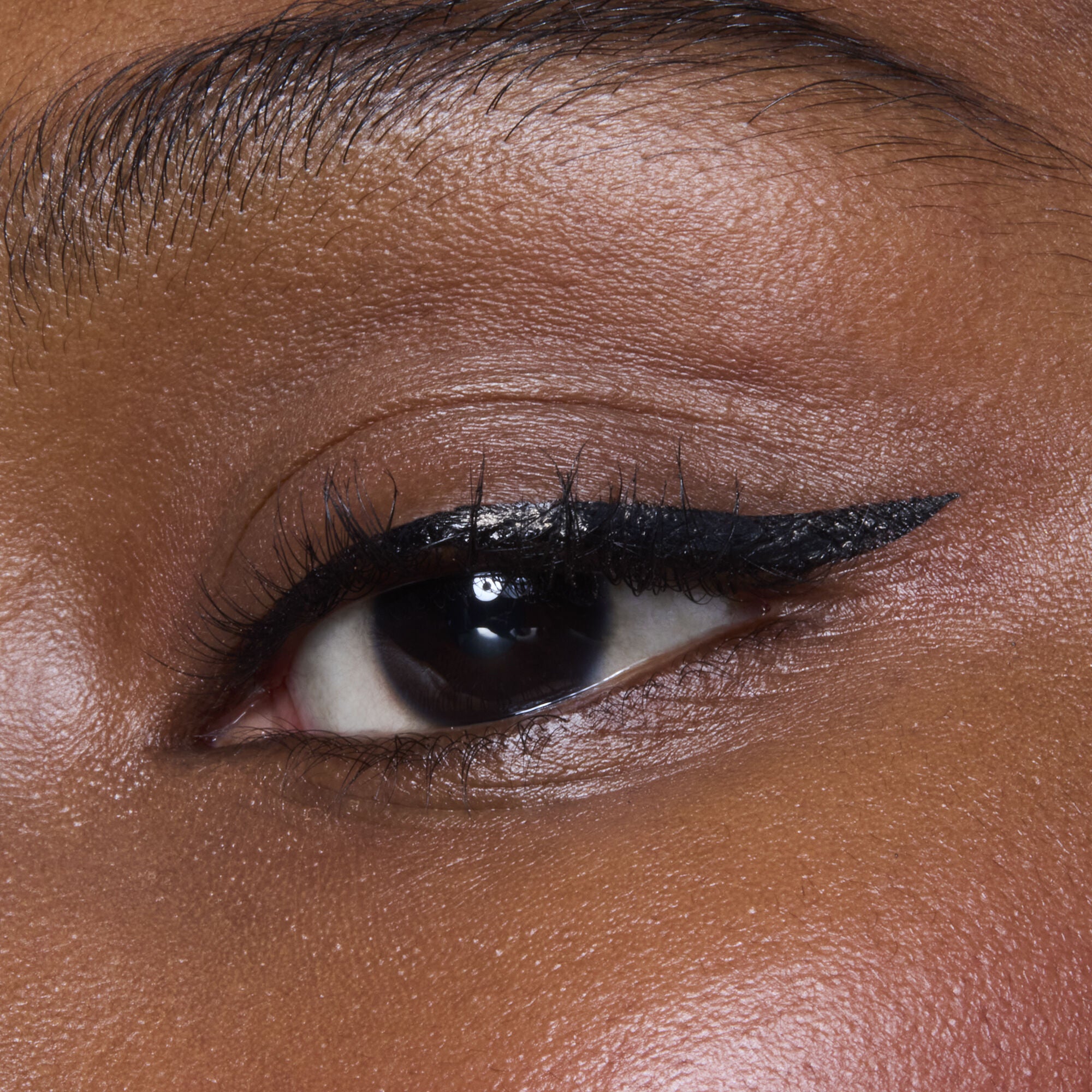 81109_H20_PROOF_EYELINER_PEN_MOM_BLACK_TSHECA_0075.jpg