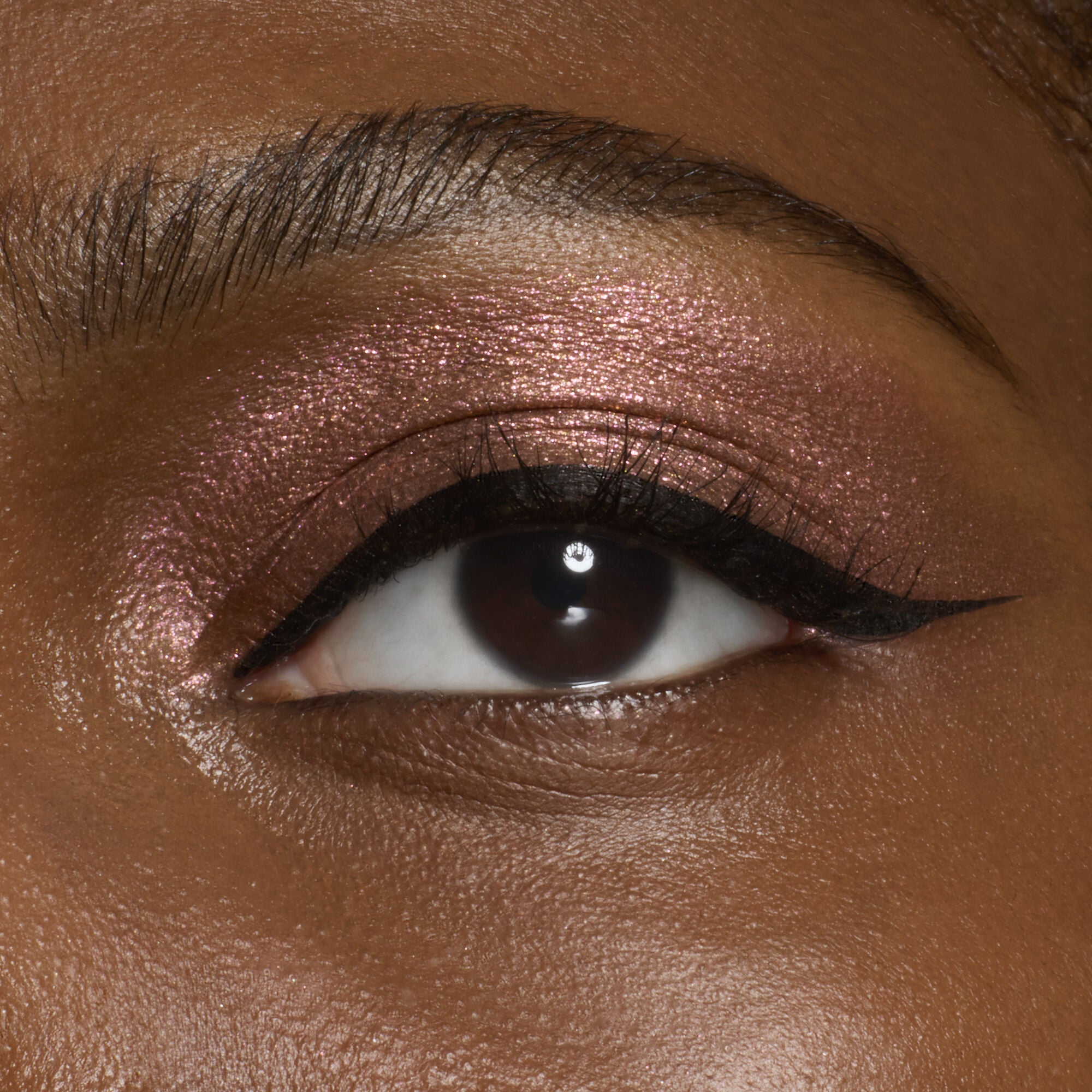 82274_FINE_AS_FLECK_EYESHADOW_HYPEBISCUS_HELEN_0053_V4.jpg